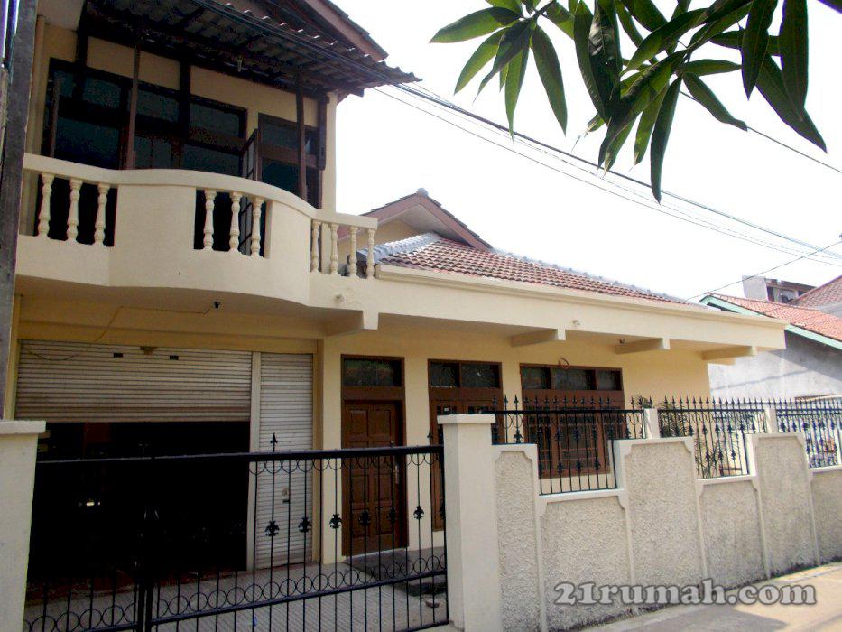 Rumah Hoek Griya Bintara Bekasi Barat