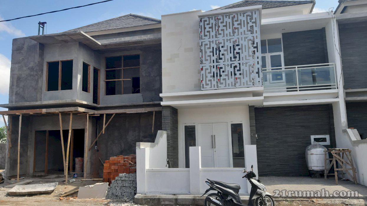 Rumah di jalan utama antasura Denpasar