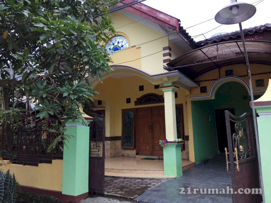 rumah mewah di perumahan taman gading jember 
