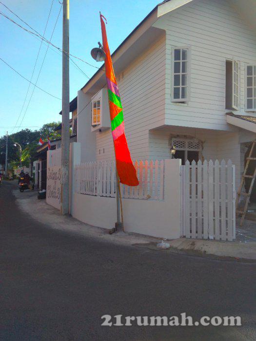 Rumah 2 Lantai Model SHABBY PARIS Belakang POLDA DIY