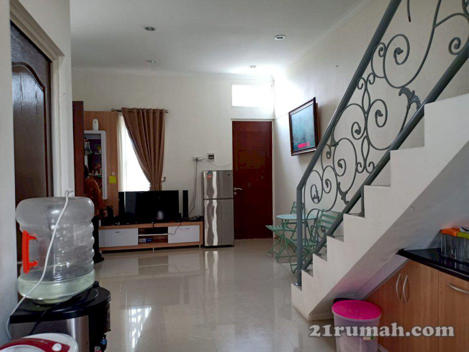 rumah villa mewah full furnish kota