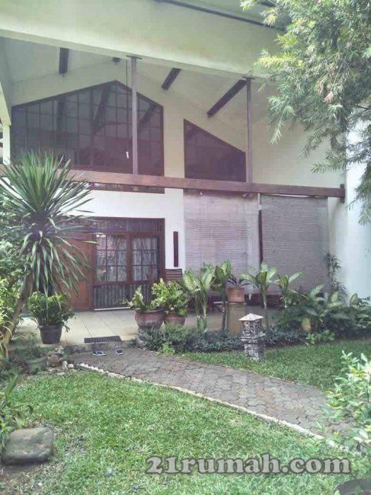 Rumah Lebak Bulus dalam Komplek Lokasi Strategis