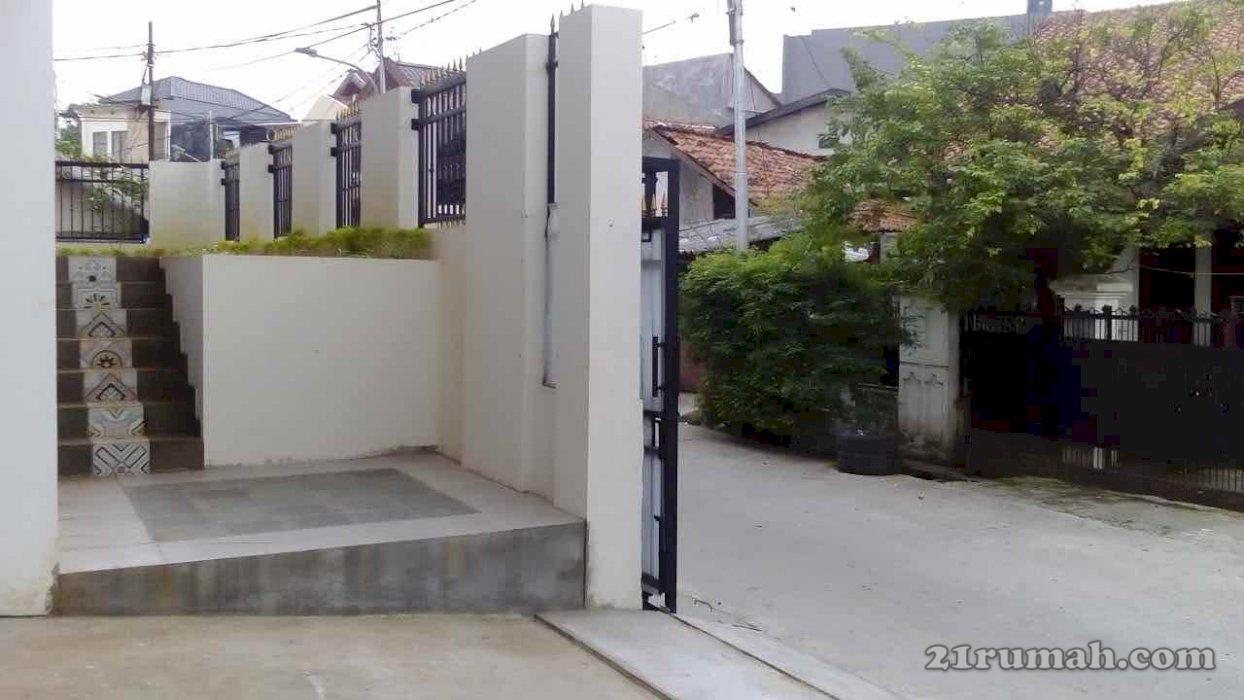 Rumah Radio Dalam Cantik Dekat Pondok Indah