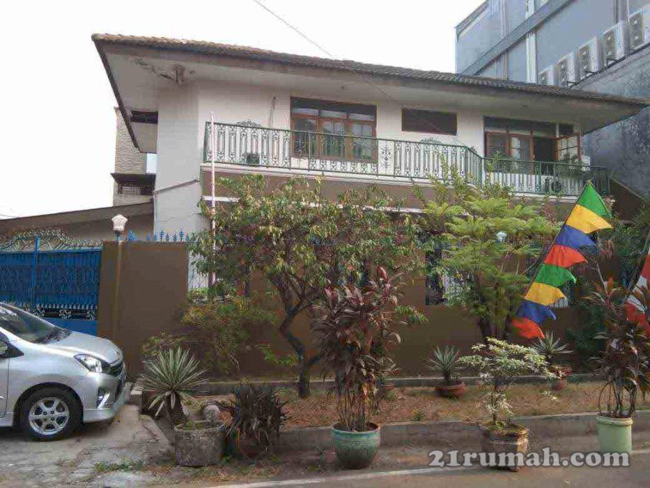 Rumah Kebayoran Baru Jakarta Strategis Dekat Pasar Santa