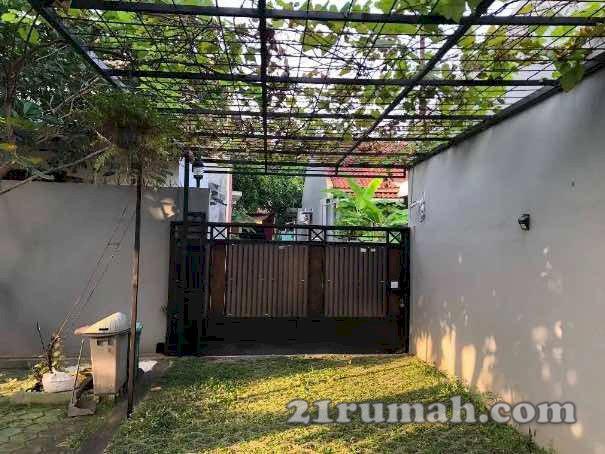 Rumah Rumah Ciputat Sawah Lama Tanah Luas Dekat Bintaro