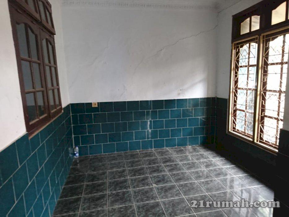 Rumah 2 lantai dekat perumka depok
