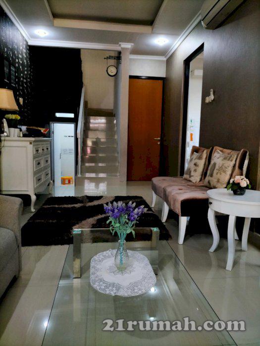 Rumah nyaman di Akasia Terrace 2 Lantai