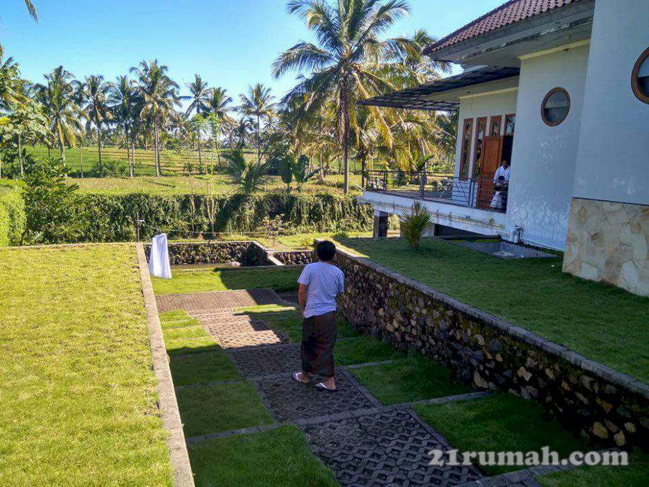 Rumah nuansa villla asri dan sejuk