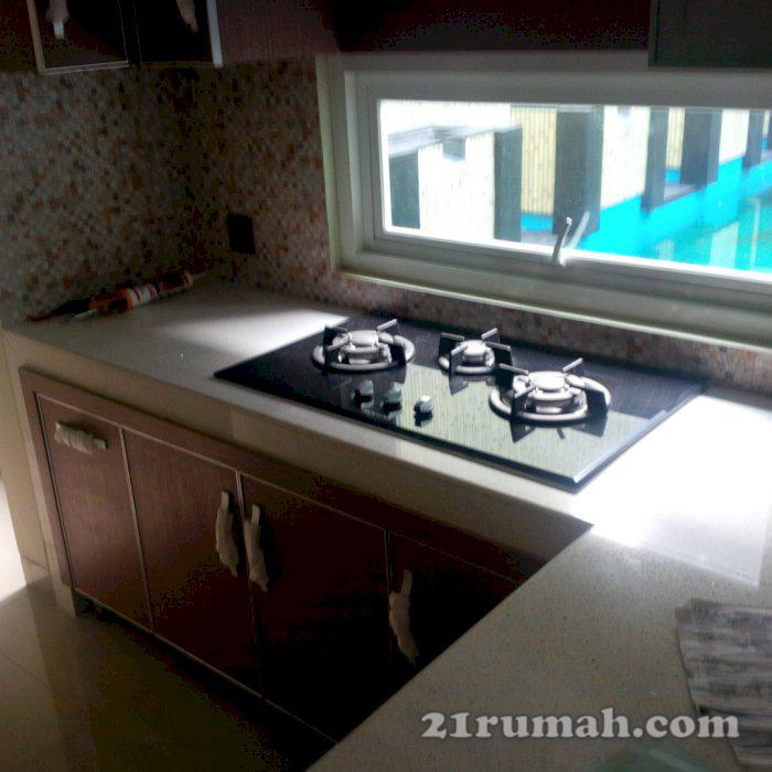 Rumah boulevard Pesona Khayangan Juanda