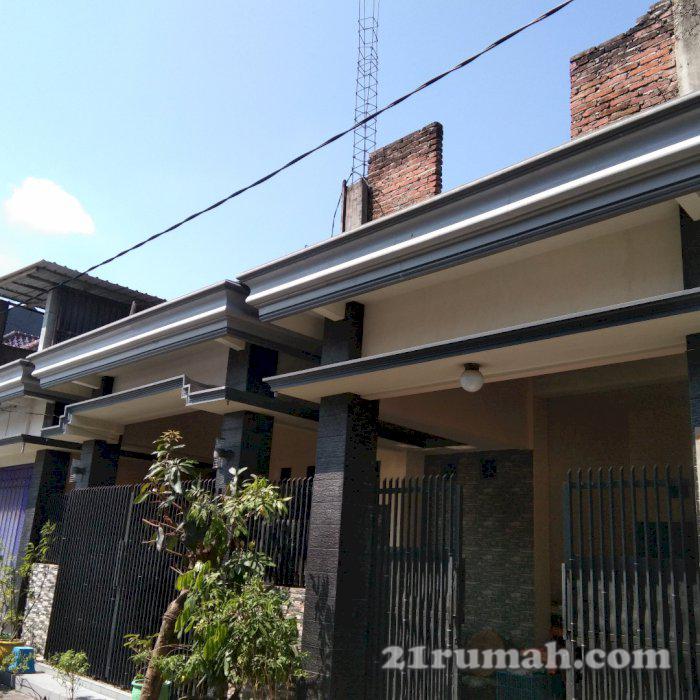 Rumah perumahan besar minimalis tengah kota