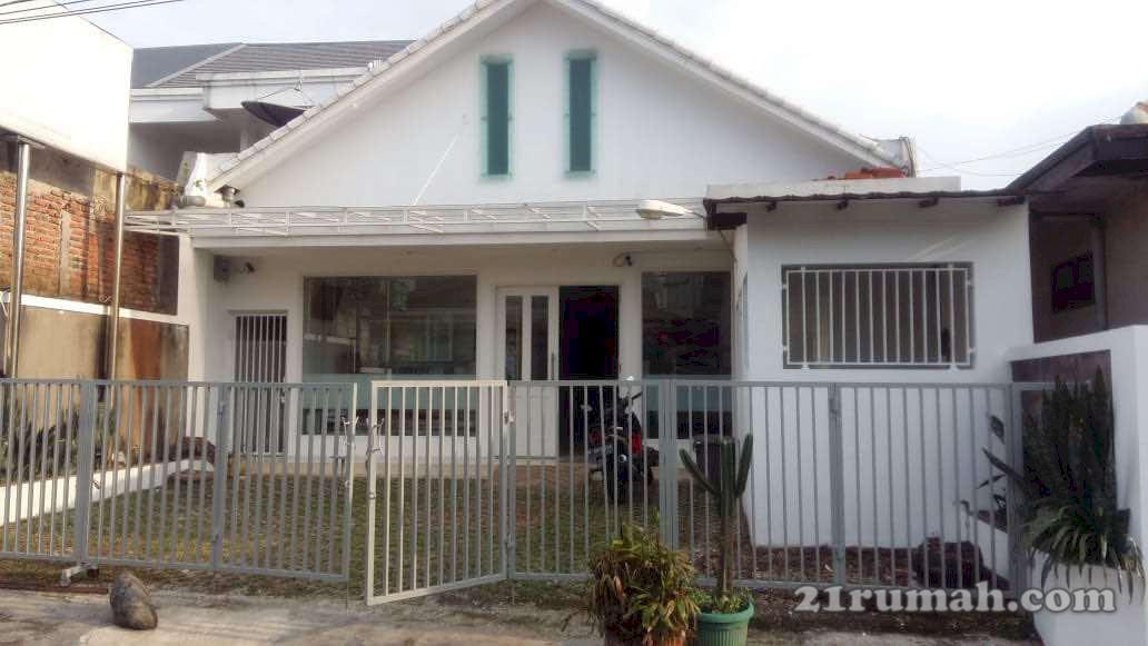 Rumah Gandaria Ex Klinik Dokter Lokasi Strategis