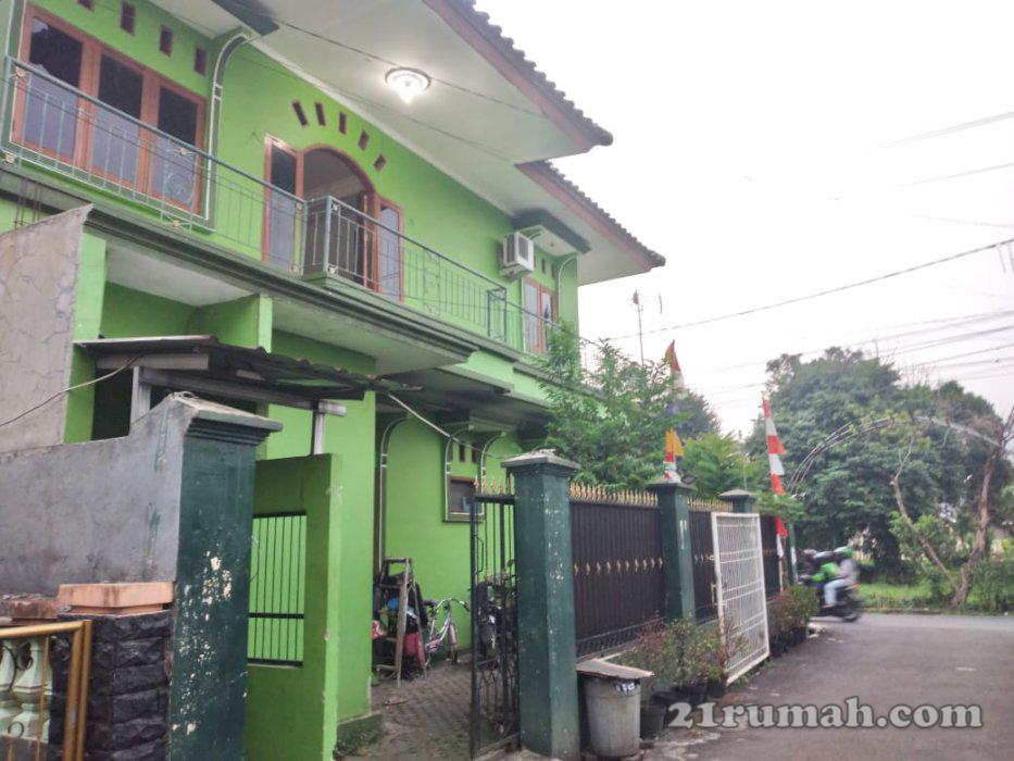 Rumah keluarga besar Asri