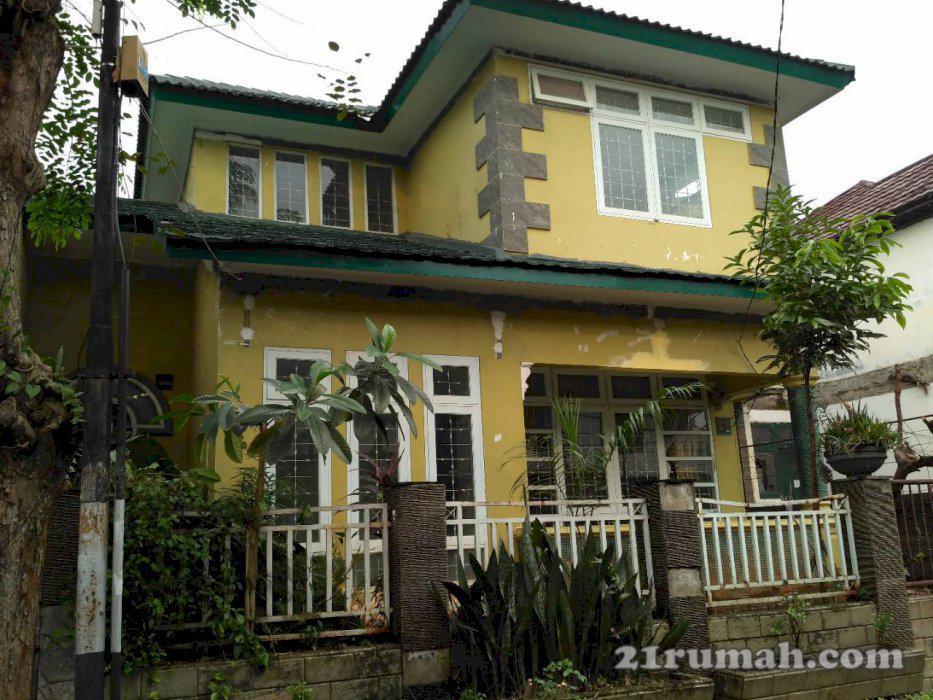 Rumah Mewah Flamingo di tengah kota 