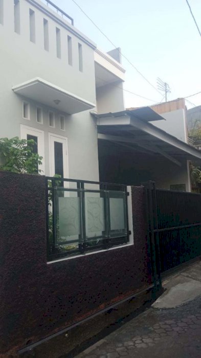Rumah Ciledug dekat CBD Ciledug dan Halte Busway