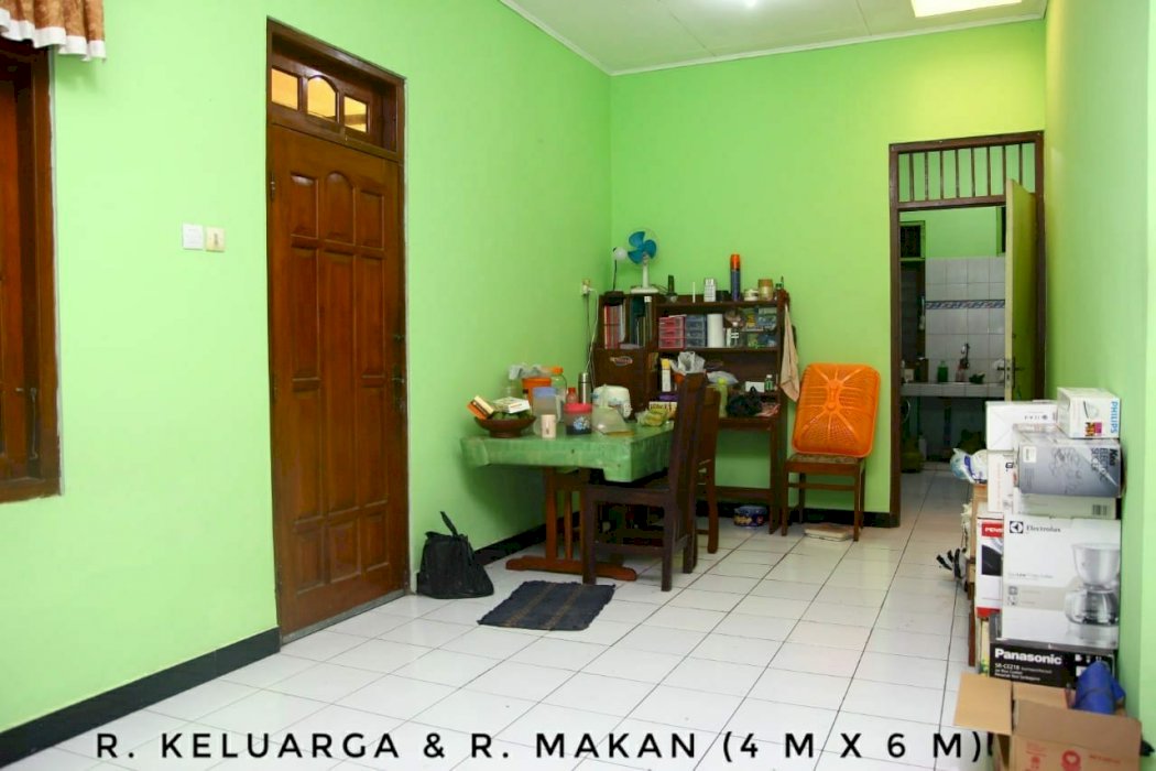 Rumah Mewah dekat patung kuda tembalang