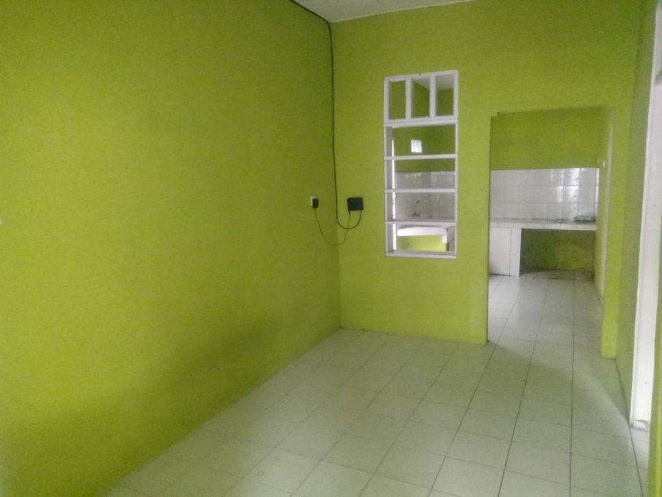 Rumah Cilebut Dekat Stasiun Dan tol