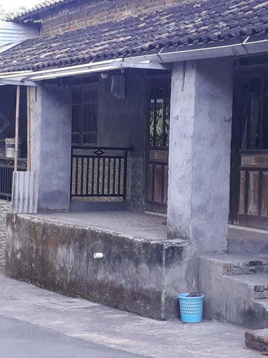 Jual Rumah siap Huni,lokasi strategis, rumah menghadap jalan Desa