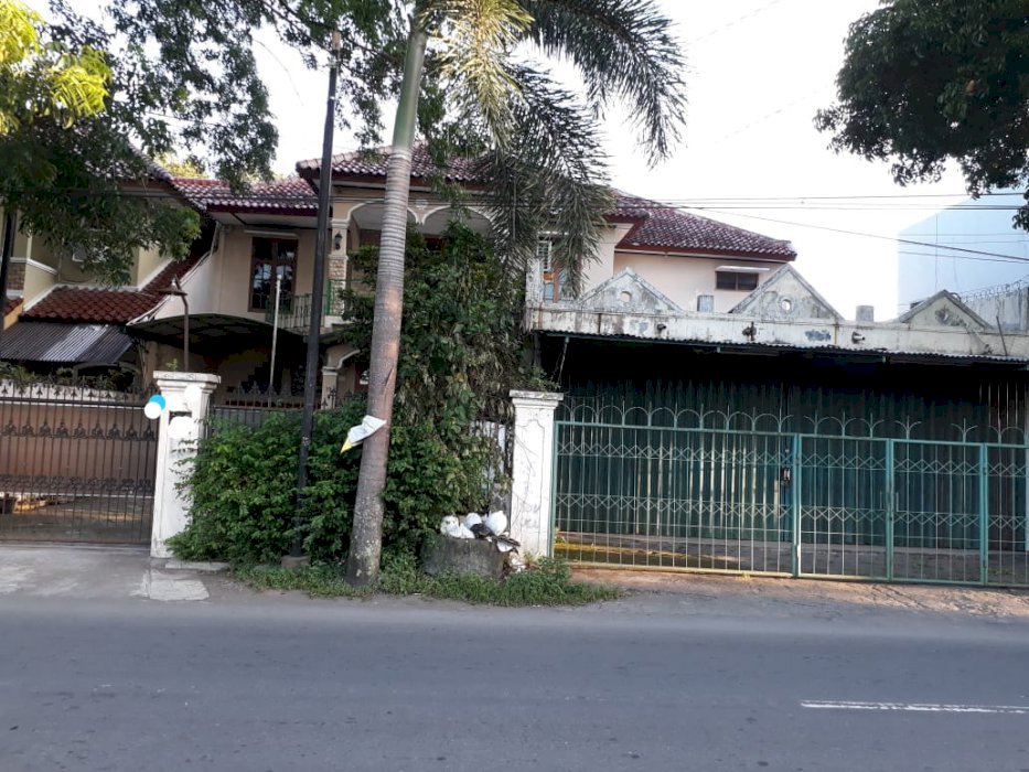 Dijual Rumah dan Toko di Jl. Damai Jl. Kaliurang KM 8,5 Jaban 