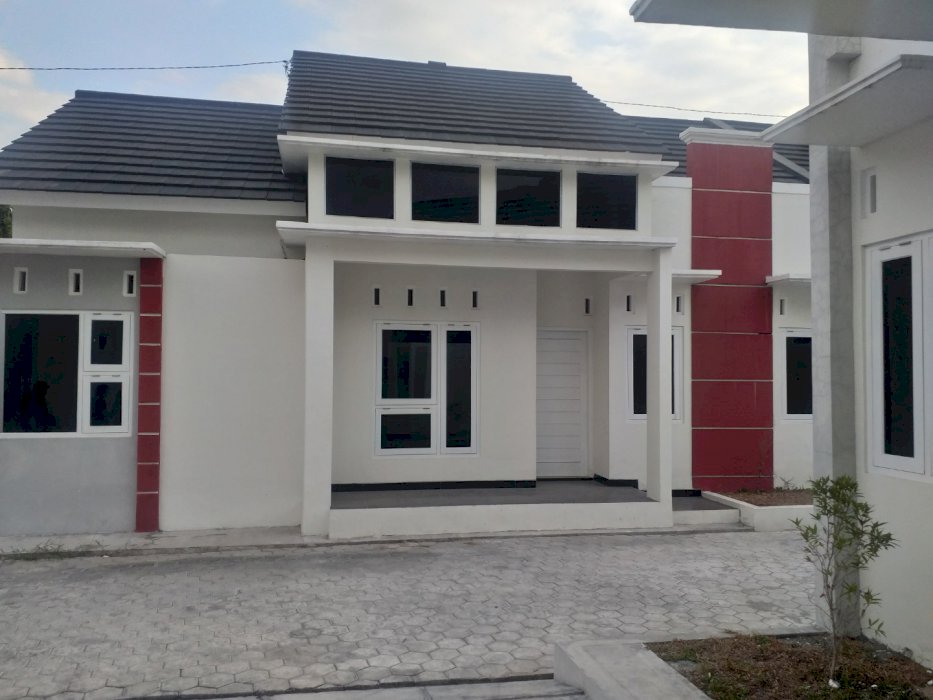 Rumah minimalis baru dalam claster 