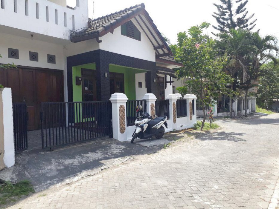 Rumah di jual dalam perumahan di GTA( Griya Taman Asri)jln gito gati