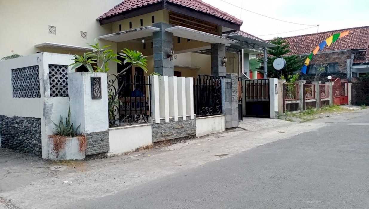 Rumah Dijual Murah Di Suryodiningratan Kodya Yogya Bs Unt Guest House