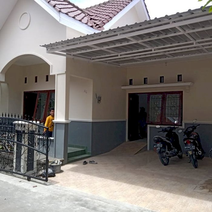 Rumah minimalis dalam perumahan