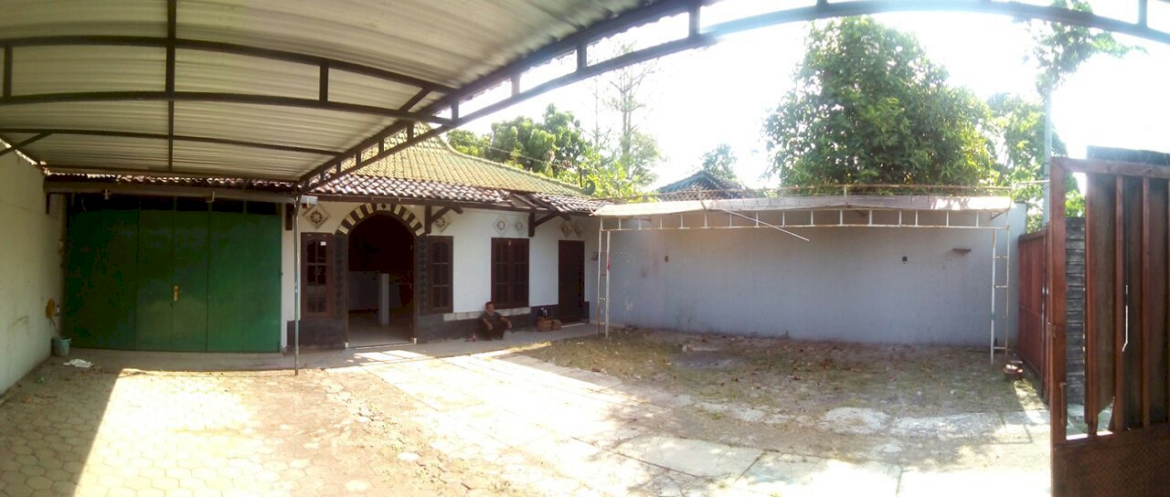 Disewakan Rumah Strategis, Cocok utk Usaha Wedangan/Restoran/dsb