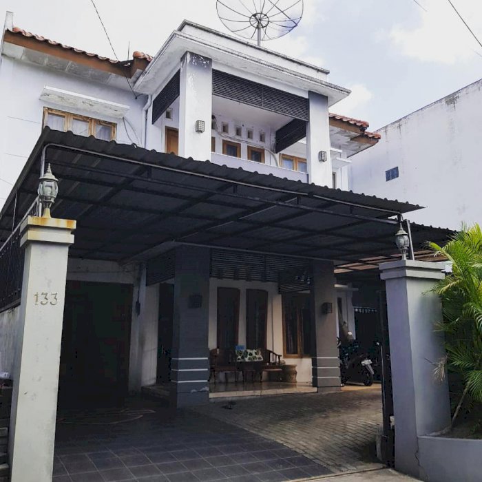 Rumah mewah dalam ringroad di jalan kaliurang