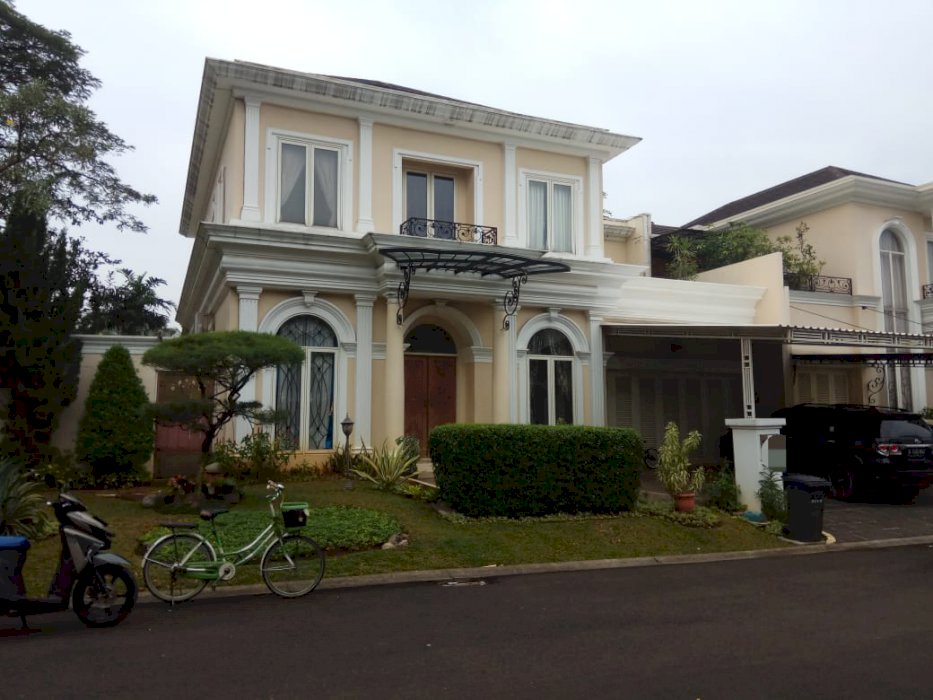 Rumah mewah turun harga Hoek asri terawat Les Belles Maisons Serpong