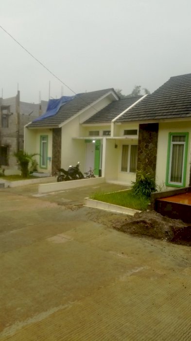 Rumah indah deket dgn kota wisata cibubur Dan pusat bisnis 