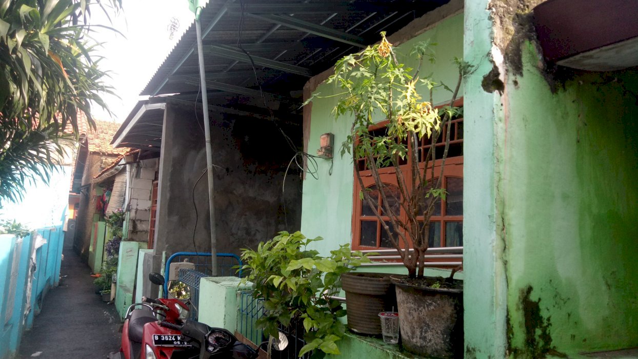Rumah dekat stasiun lenteng agung