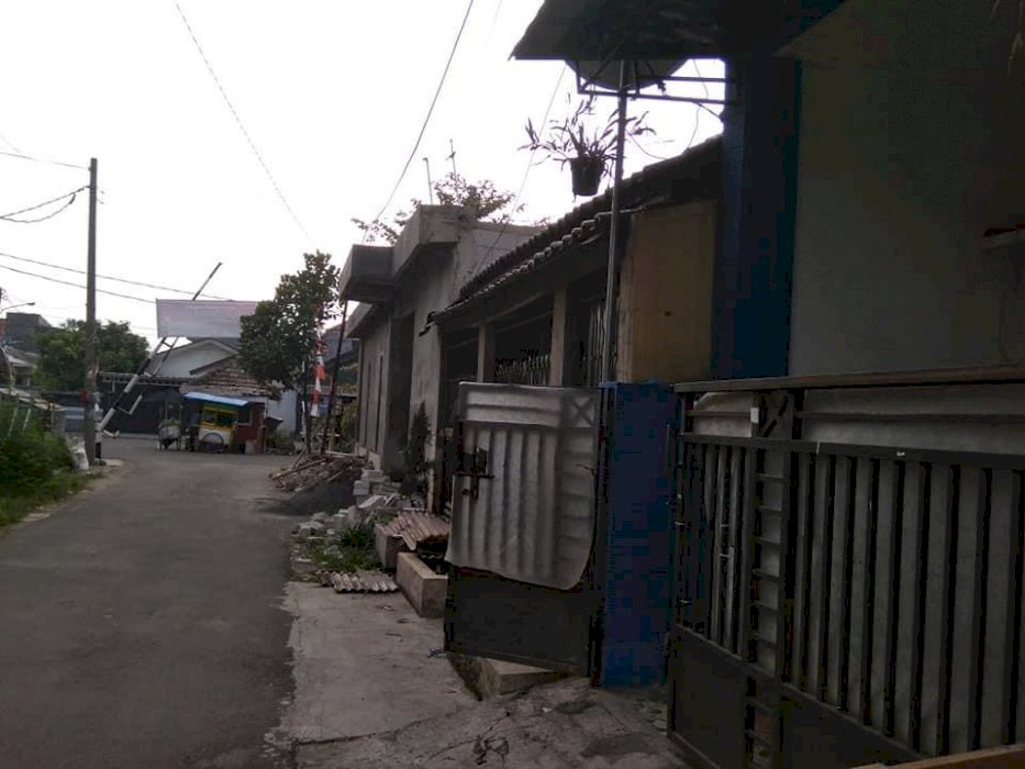 Rumah 3 Lt 5 kamar murah di perumahan Ciomas