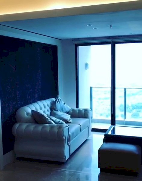 126_Disewakan Apartemen Mewah The Peak Tengah Kota Surabaya 3 BR