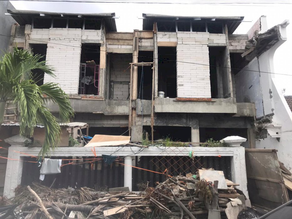 RUMAH ON PROGRESS SUTOREJO