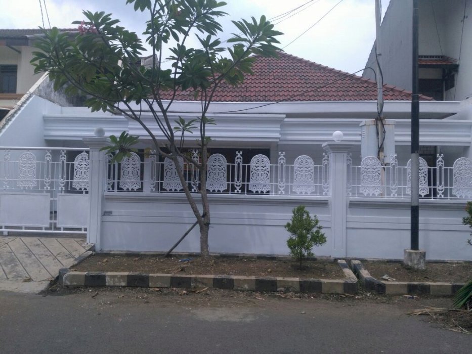 RUMAH TERAWAT MARGOREJO SIAP HUNI