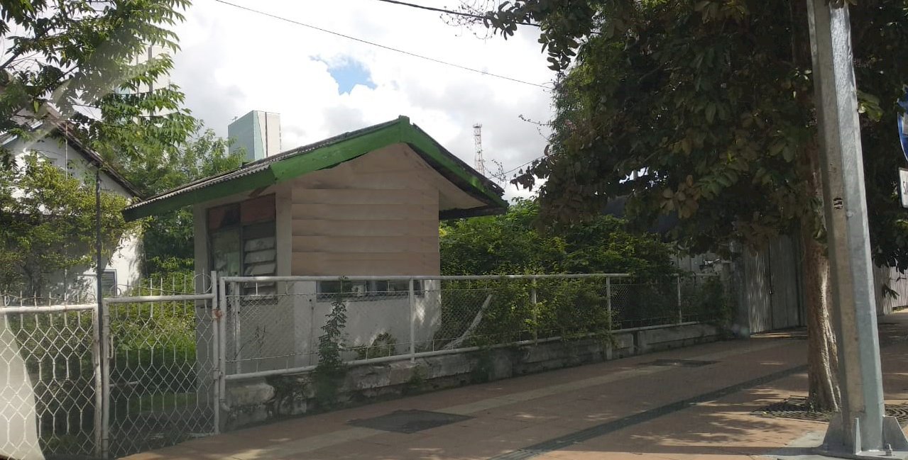 RUMAH HITUNG TANAH NOL JALAN GUBENG