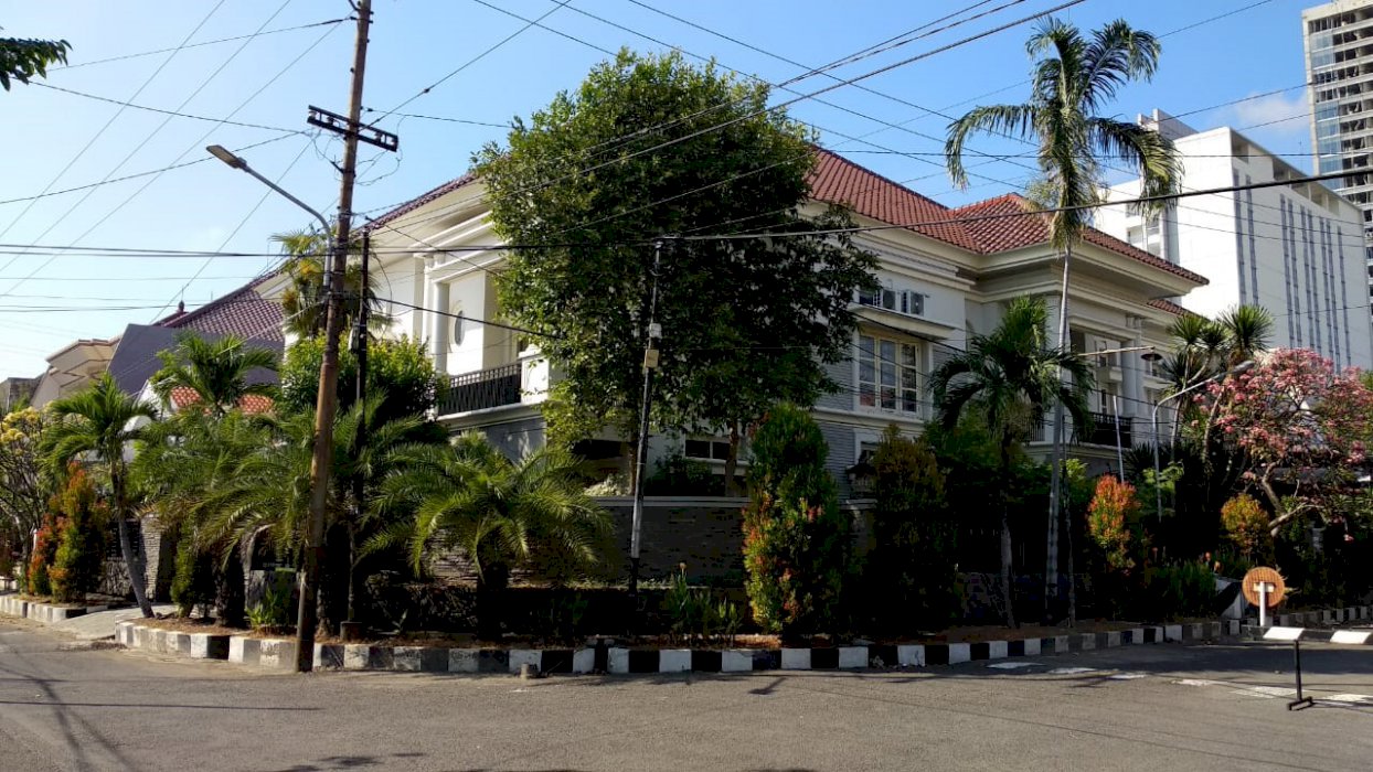 RUMAH LUX MEWAH (HOOK) MANYAR KERTOARJO