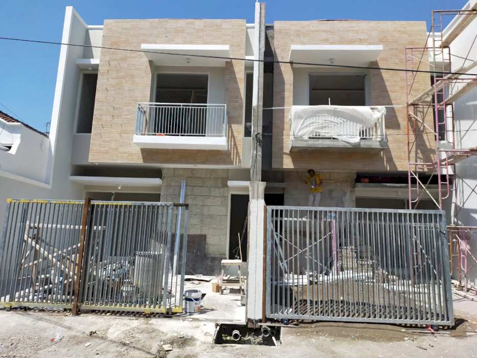 Ciamik Rumah Gress 2 Lantai Sutorejo Utara Lokasi Terdepan 