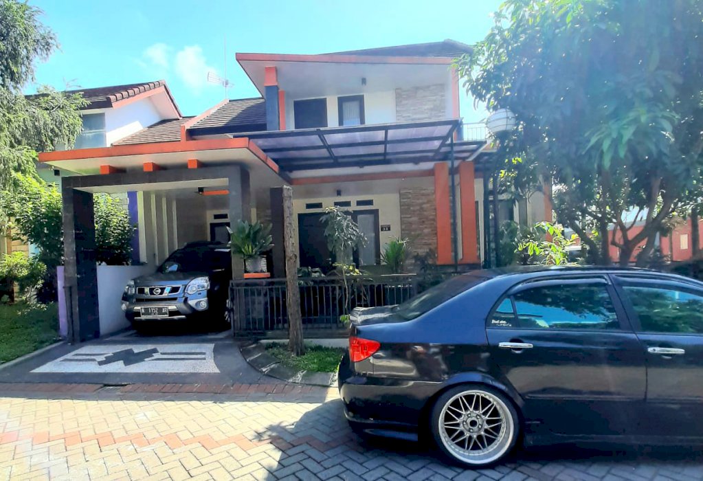 Rumah Mewah Strategis Hook Di Kota Maalng 