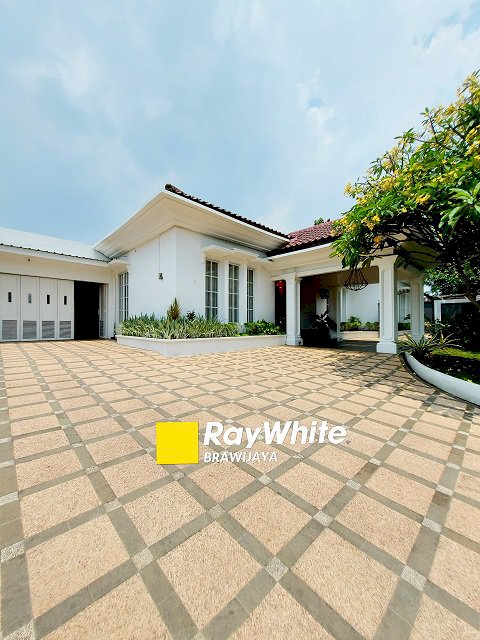 Rumah Mewah di Rempoa, Rumah 1 Lantai, Siap Huni, Private Pool, SHM 