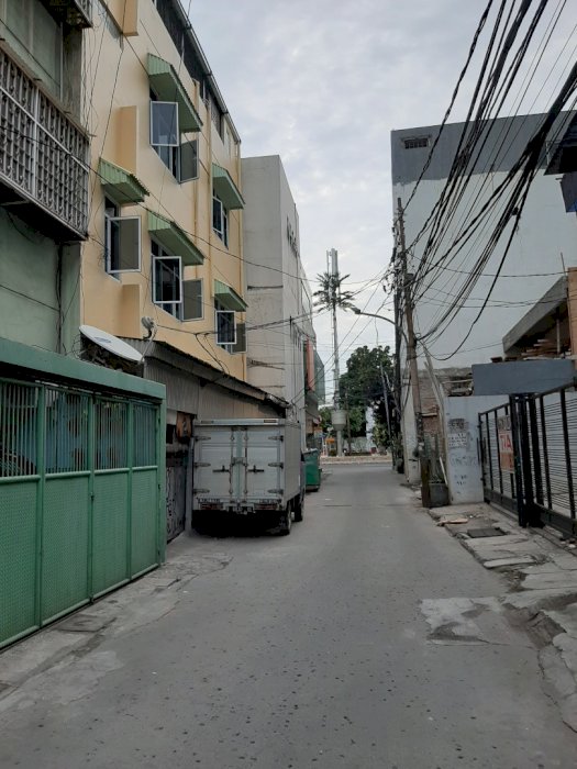 RUMAH FULL RENOV STRATEGIS HARGA EKONOMIS DI JLN BATU CEPER JAK - PUS