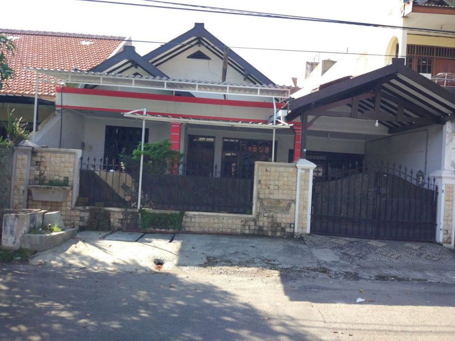 RUMAH SECOND TERAWAT PENJARINGAN SARI