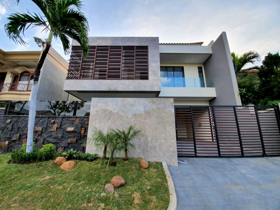 RUMAH MEWAH JUAL VILLA WESTWOOD PAKUWON CITY SURABAYA TIMUR