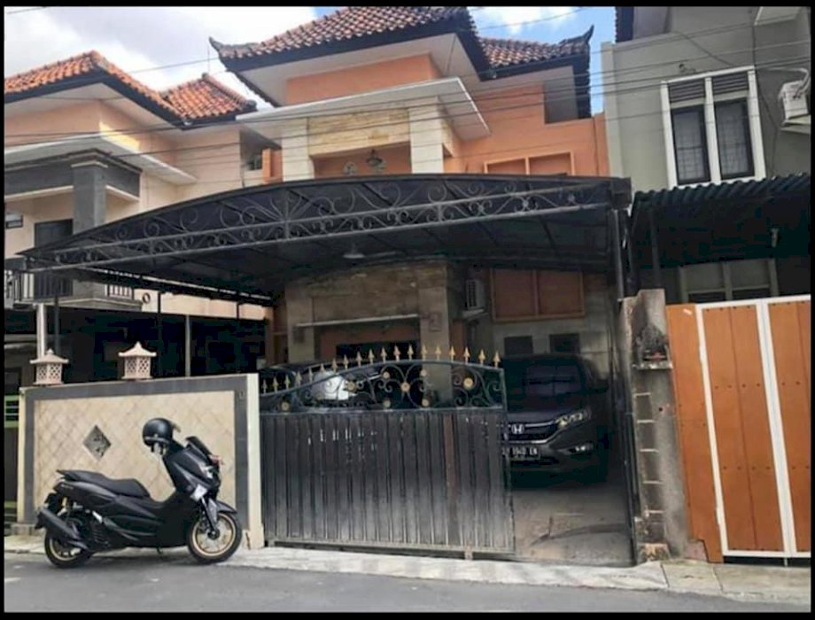 Di jual rumah lt.2 di gatsu 1 denpasar