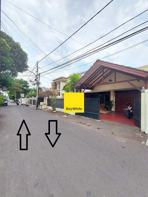 Rumah DIjual di Kebon Baru, Tebet, Dekat tol dalam kota, bebas banjir