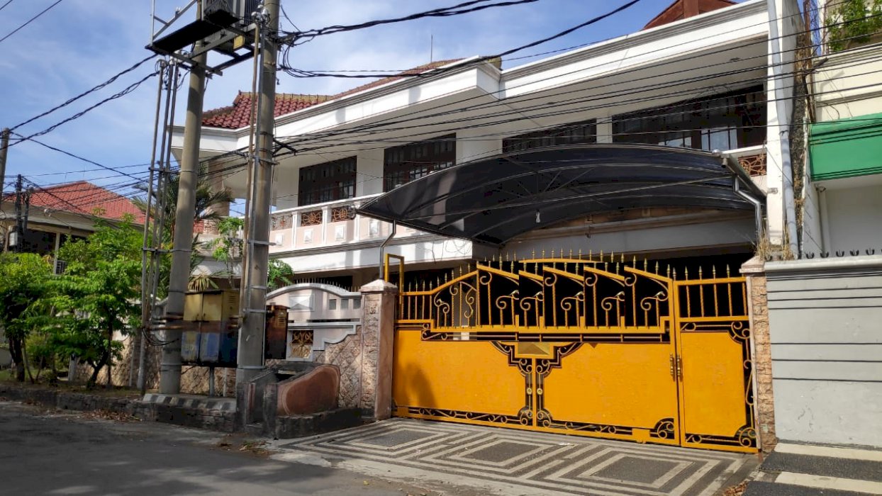 RUMAH SECOND TERAWAT (HOOK) KERTAJAYA INDAH TIMUR