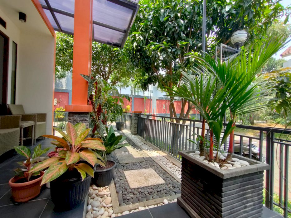 Rumah Mewah Strategis Hook Di Permata Jingga Kota Malang