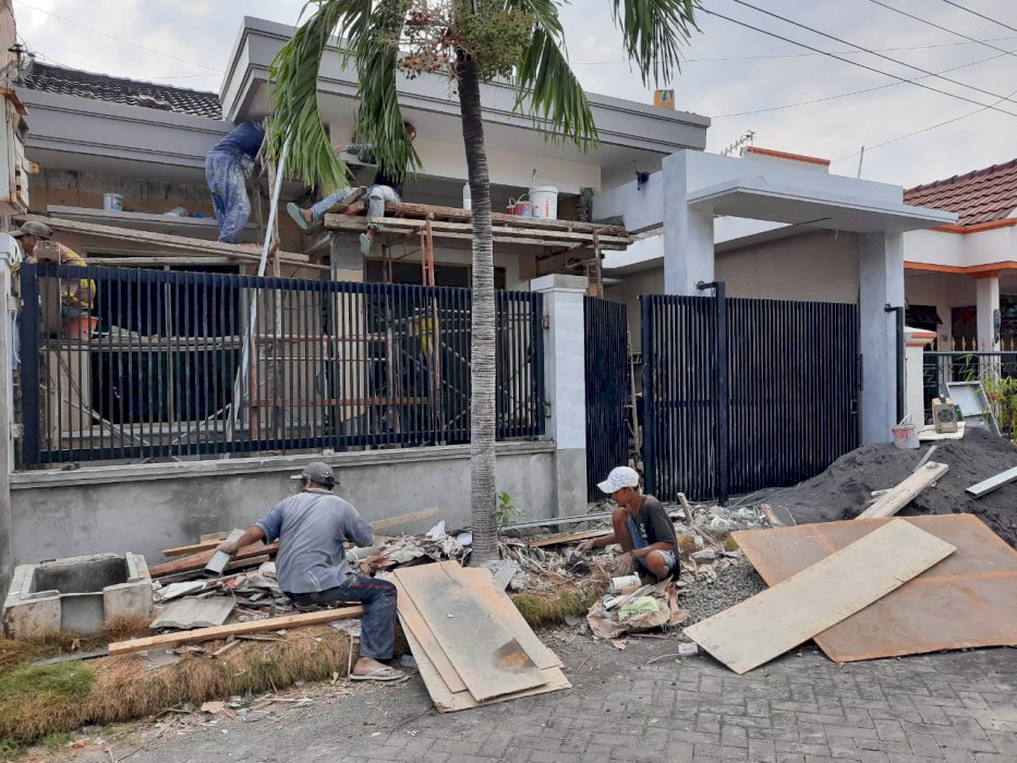 Sutorejo full renov LT 9x17,5 siap huni SHM hadap Timur