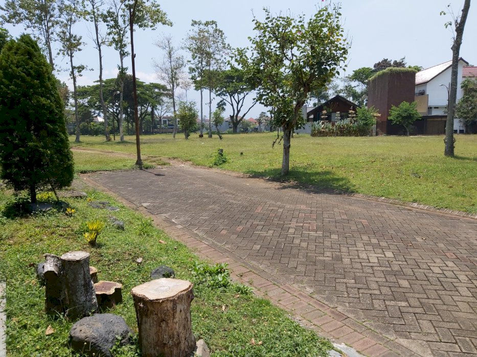 Hunian 2 Lantai di Daerah yang Tenang dan Nyaman di Cluster Golf Araya