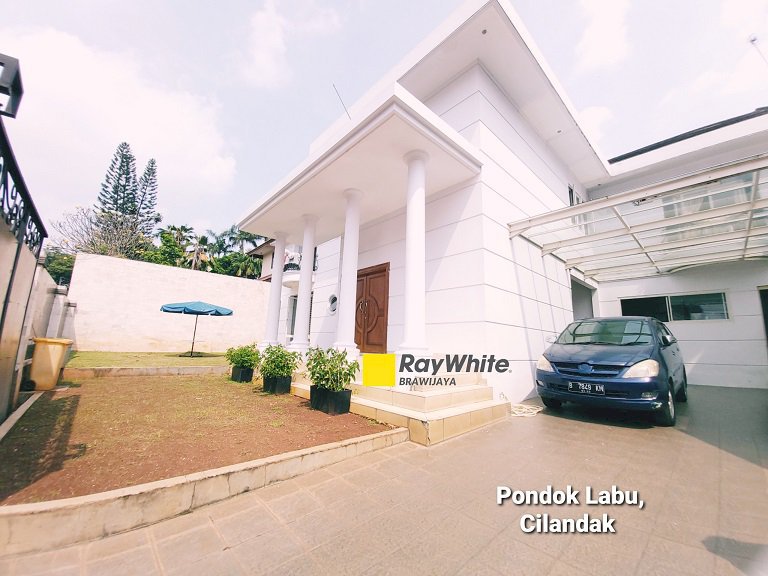 Rumah Dijual di Cilandak, Dekat akses tol Desari, Private pool, SHM